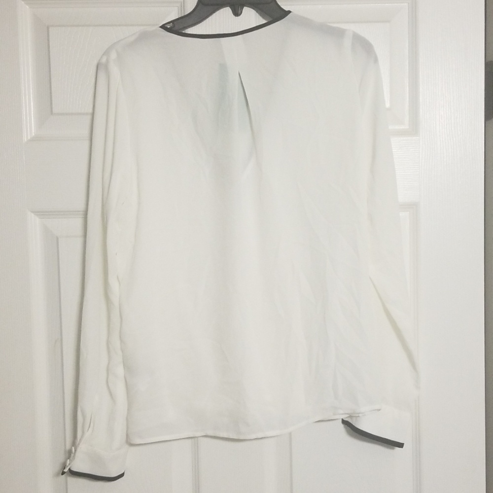 Blouse - Picture 2 of 3